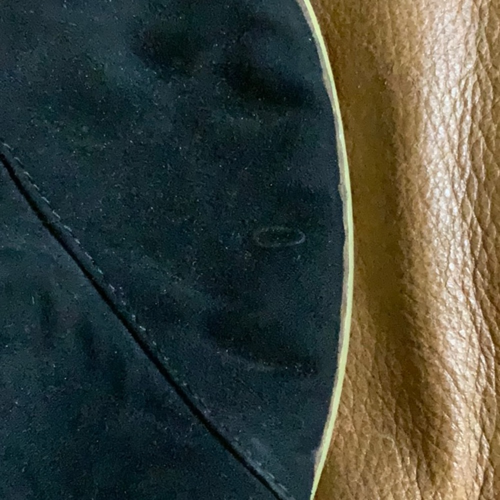 TOMS - Picture 3 of 5